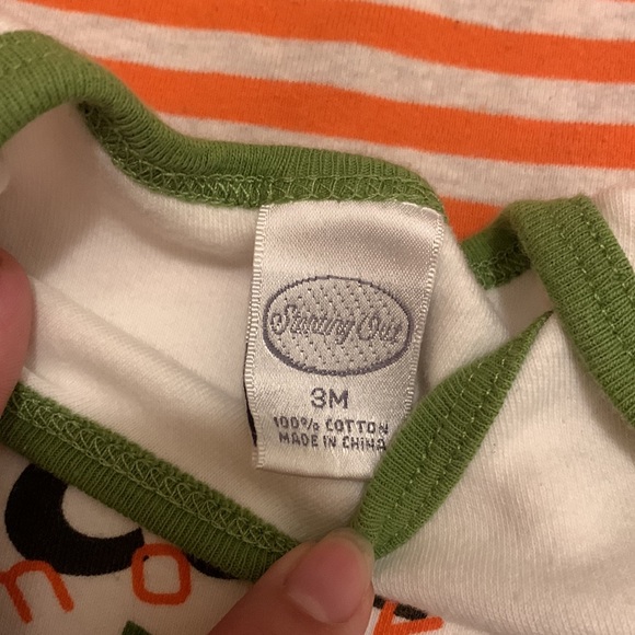 Long sleeve onesie bundle - Picture 6 of 7